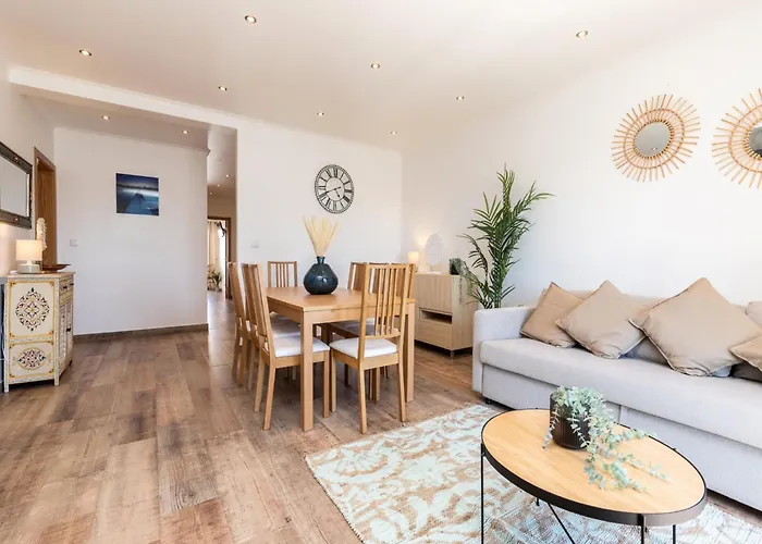 Akisol Juno アパート