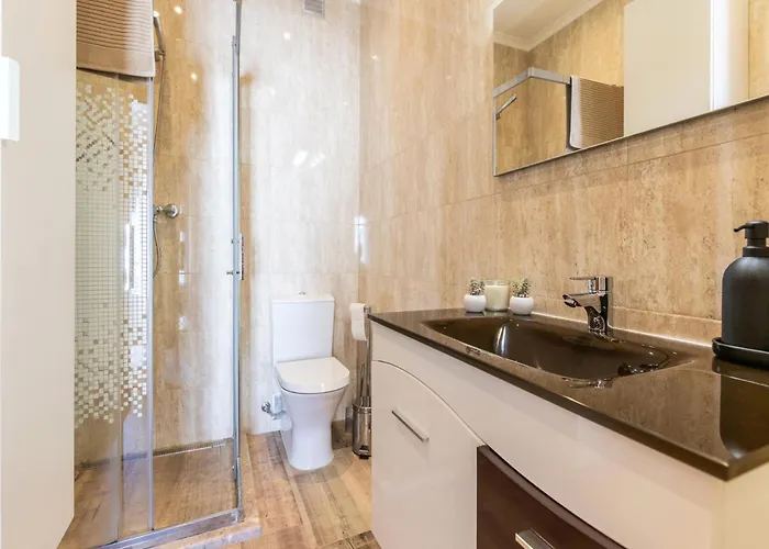 Akisol Juno アパート タヴィラ